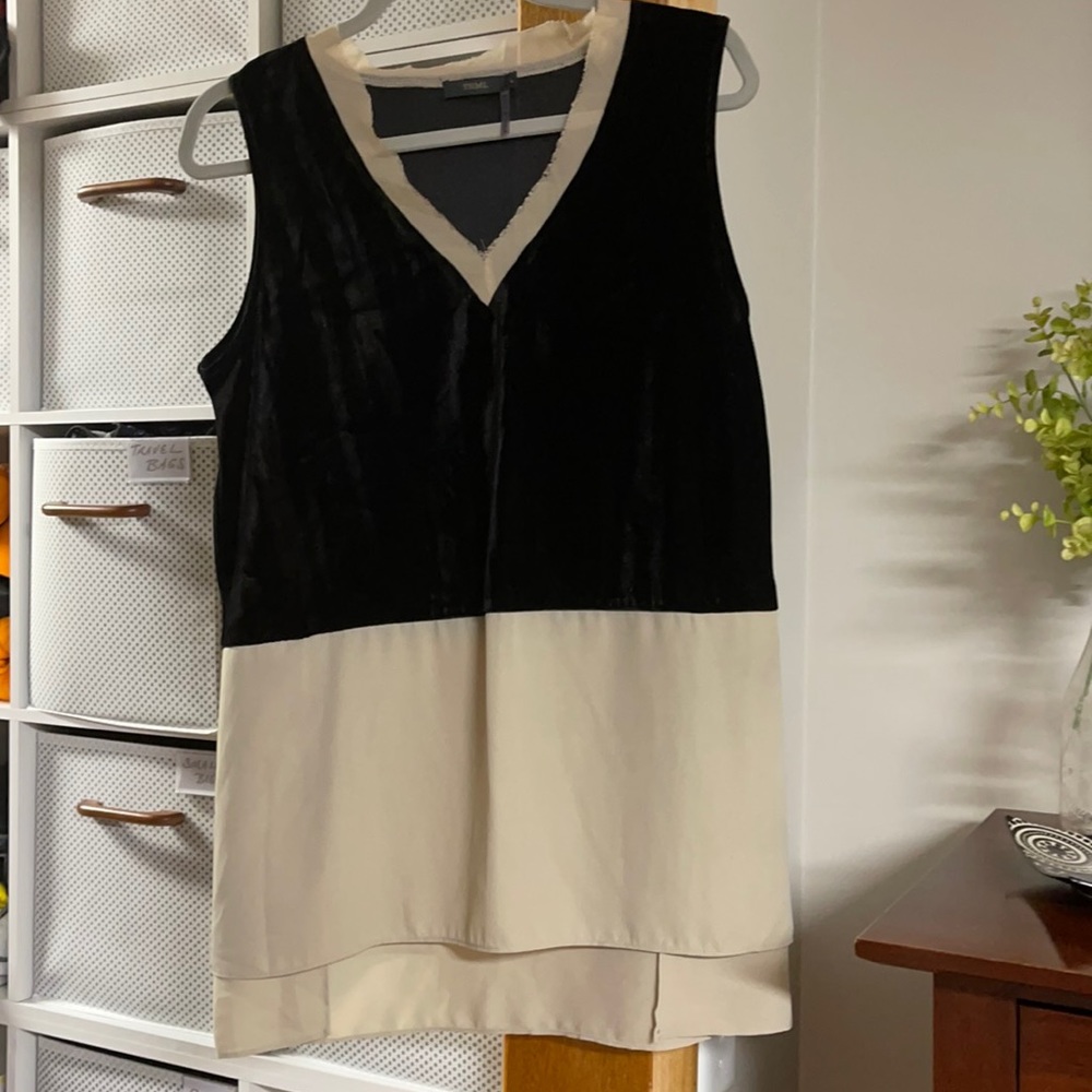 Large sleeveless black velvet & khaki crepe blocked v-neck tunic.